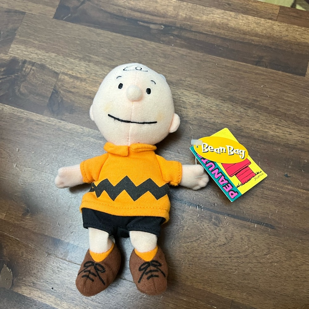 PEANUTS  CHARLIE BROWN MINI‎ BEAN BAG PLUSH WITH TAG